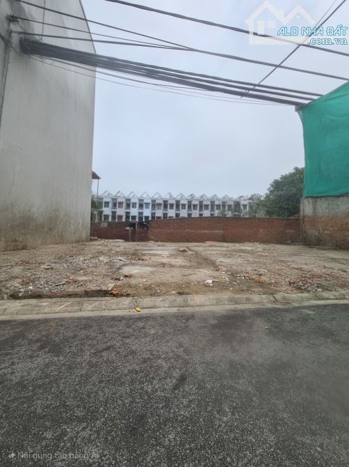 BÁN ĐẤT MẶT NGÕ ĐƯỜNG THIÊN LÔI, MẶT TIỀN 7.5M CÓ VỈA HÈ, Ô TÔ VÀO TRONG ĐẤT