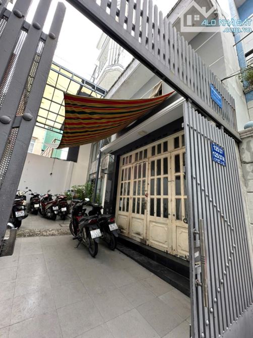 HẺM 3 GÁC, 1 XẸT ĐINH TIÊN HOÀNG VÀO 50M, GIÁP QUẬN 1, 40m2  GIÁ 4,8 TỶ