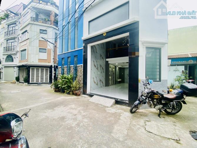 NHÀ ĐẸP 5 TẦNG HẺM OTO - ĐỐI DIỆN LOTTE MART NGUYỄN VĂN LƯỢNG - CHỈ 6.85 TỶ