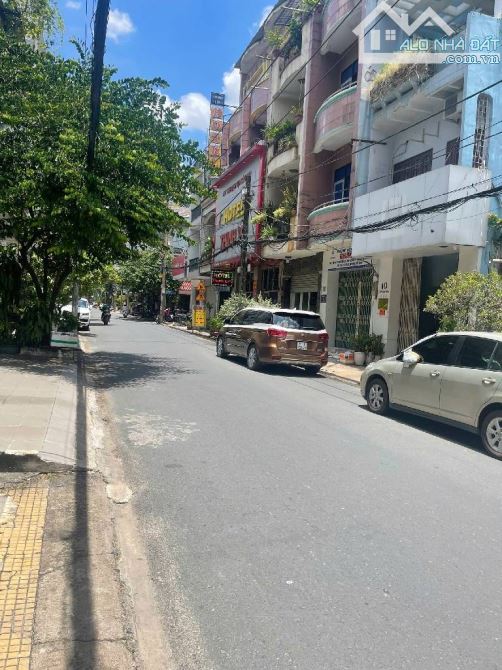 CHỦ NGỘP BANK GIẢM CHÀO 200 TRIỆU- GẦN NGUYỄN OANH- GẦN 100m²- NHỈNH 6 TỶ