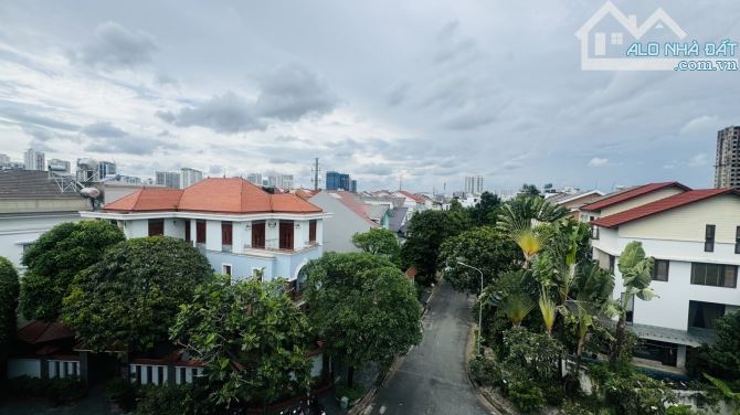 Lô J Đường Số 2 quan 7 126m2 4 tầng giá chỉ 21 tỷ