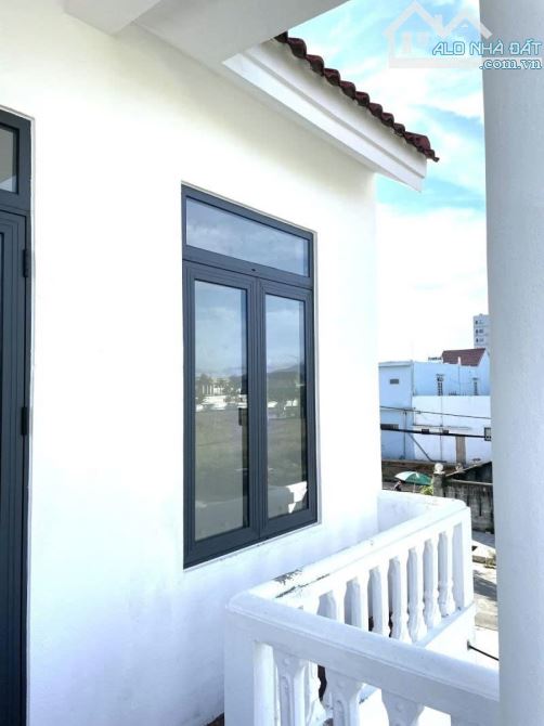 NHÀ 2 TẦNG – LÔ GÓC NGUYỄN PHẠM TUÂN 280M² – SÁT BIỂN NON NƯỚC – GIÁ CHỈ 18.X TỶ