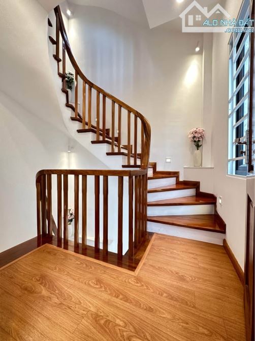BÁN NHÀ LIÊN MẠC - 32M2 - 5 TẦNG - VIEW HỒ - GIÁ 5,3 TỶ. NGÕ THÔNG, Ô TÔ ĐỖ CỔNG