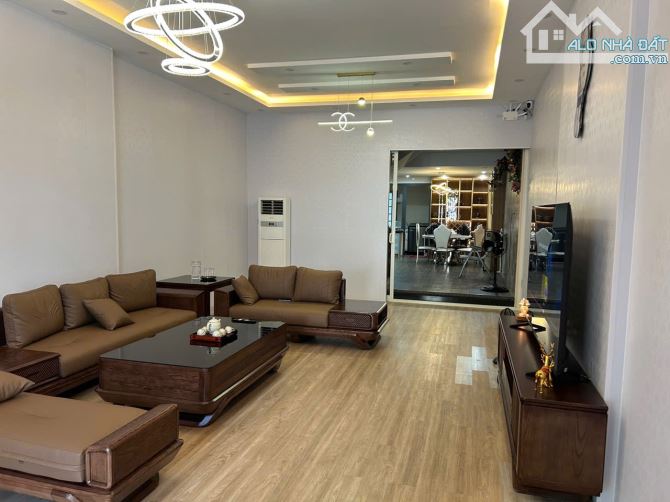 Cần cho thuê nhà 4 tầng đường 10.5m Bùi Trang Chước - Hoà Xuân