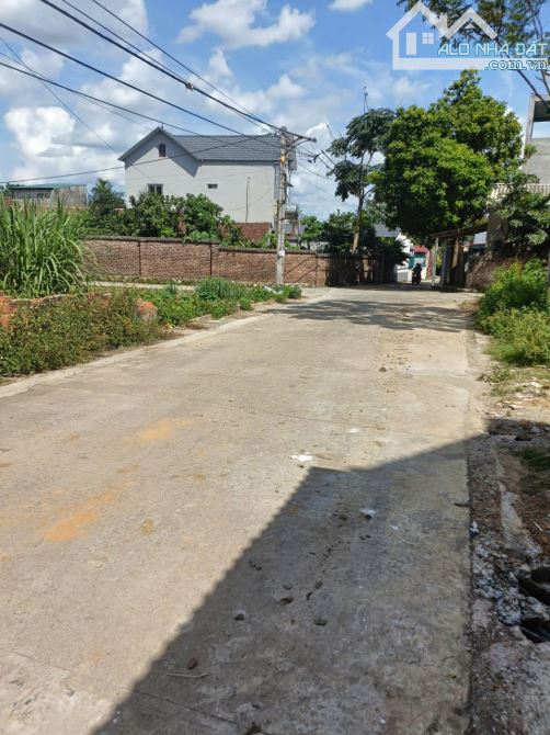 Bán 60m2 giáp trường tiểu học Đông Yên, Quốc Oai