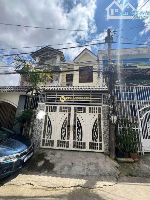 nhà ngộp dt: 97m2 Giá : 6,8 tỷ , trung tâm đà lạt , đường oto