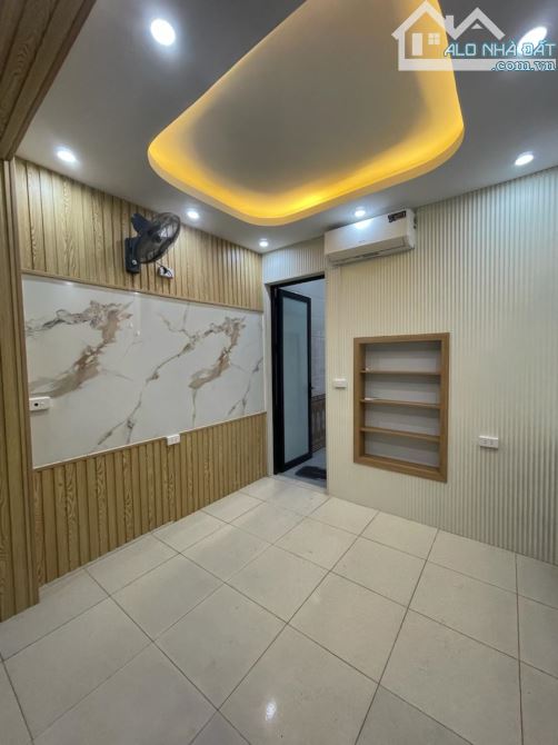 Bán nhà phố Bùi Xương Trạch, 35m2, 1tầng, ngõ ba gác tránh giá 2.6tỷ