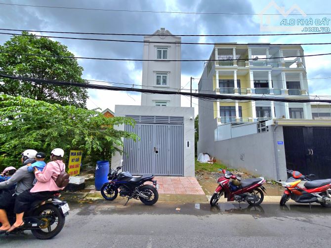 Bán CHDV mặt tiền Đường hàng tre ,Long Thạnh Mỹ, Q9  - DT: 4,5 x 28