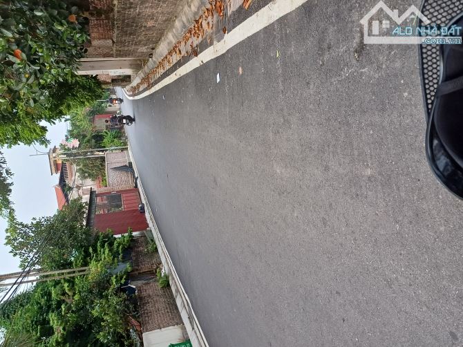 Bán  100m2 đất  văn  giang _ Hưng Yên _ ôtô  7 chỗ  vào  tận  đất