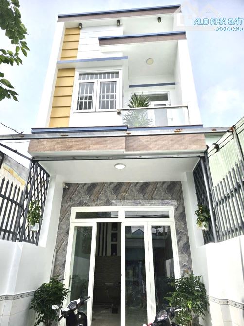 Bán nhà 2 tầng sát làng đại học quốc gia