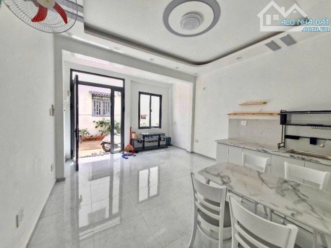 NHÀ MỚI VÕ VĂN HÁT,LONG TRƯỜNG,QUẬN9 DT: 4.3*12.3M,53M GIÁ 3.7 TỶ TL