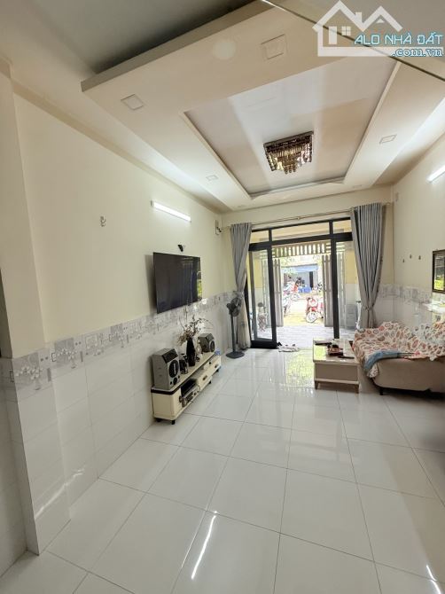 CẦn Bán Nhà mặt tiền Song Hành - vừa ở vừa kd - Quận 12.  📌 (4*18). Nhỉnh 9❌tỷ. 🏘 nhà 3T