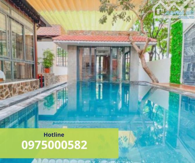 CẦN BÁN BIỆT THỰ HỒ BƠI MỚI ĐẸP (225M2) GIÁ 20 TỶ 1 TRỆT 2 LẦU KHU DÂN TRÍ CAO AN NINH