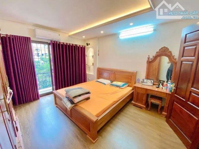 🔥HÀNG SIÊU HIẾM-PHỐ HOÀNG QUỐC VIỆT-50M2-PHÂN LÔ-DÂN XÂY - ĐƯỜNG OTO TRÁNH-HƠN 18 TỶ.