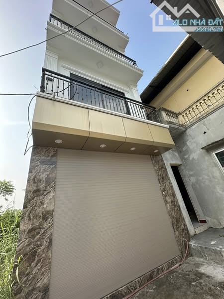 ĐÔNG MỸ CHỈ 30M RA ĐƯỜNG NHỰA 46.5M 4 TẦNG MỚI CHỈ VIỆC UP ĐỒ VÀO Ở GIÁ 5,5 TỶ