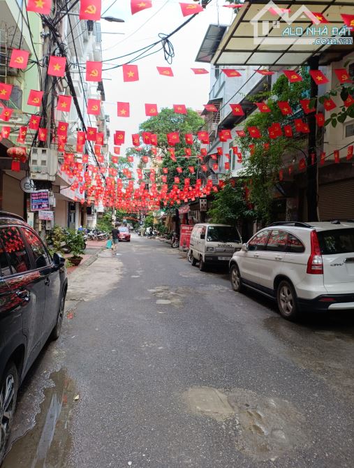 Bán nhà Phố Pháo Đài Láng, mặt tiền 5M, Cách đường Ô tô 20M