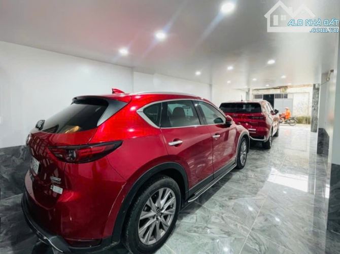BÁN NHÀ HOÀNG QUỐC VIỆT 68m2 × 6T THANG MÁY. 2 Ô TÔ TRÁNH + GARA 2 Ô TÔ + VĂN PHÒNG