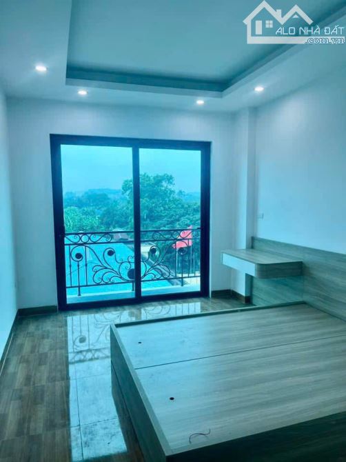Chỉ  4 tỷ tý  nhà mới toanh Yên Nghĩa , Hà Đông - ô tô đỗ cửa - full nội thất - tổng 6 ngủ