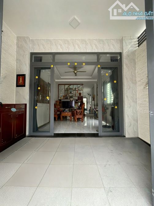 Cho Thuê Nhà Ở Đẹp, Mặt Tiền KD Sát Nguyễn Sơn, Chỉ 14TR
