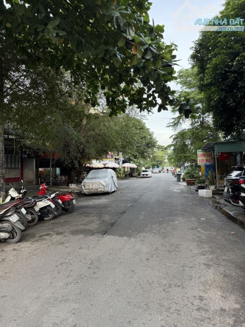 MTKD đường D13 - 100m2 - 4 tầng giá chỉ 14 tỷ thương lượng