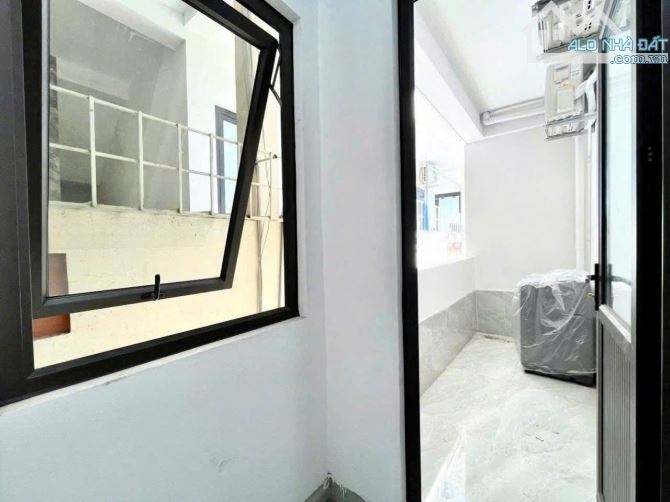 Cho Thuê CCMN 20 Mỹ Đình Nam Từ Liêm 45m2 1N1K Cửa Sổ Ban Công Giặt Riêng Thang Máy Ô Tô
