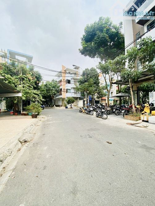 Mặt tiền khu Tên Lửa - 4x20m - 4 tầng - 5PN - Gần công viên