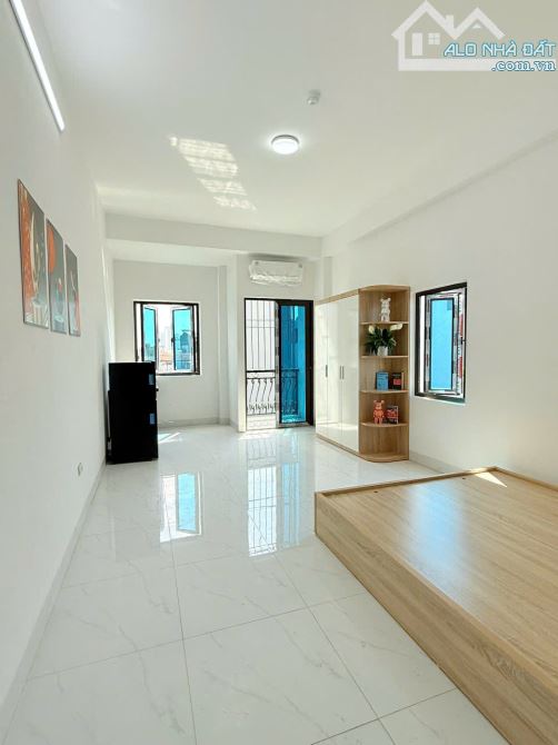 Cho Thuê CCMN 264 Định Công Hoàng Mai 30m2 Studio Cửa Sổ Ban Công Thang Máy Ngõ Ba Gác 20P