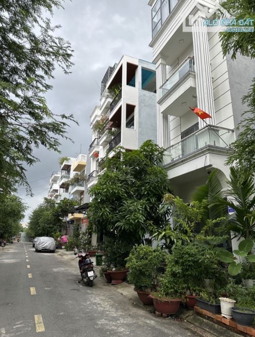 Bán nhà 4 tầng 5PN, đường Võ Thị Liễu, An Phú Đông, Quận 12, DT 4x14, Giá 7,9 tỷ