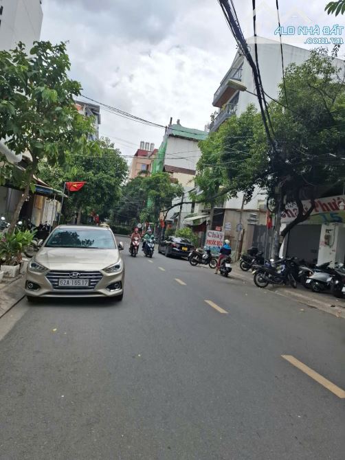NGUYỄN THỊ THẬP, DT 86M2, CHỈ 7,5 TỶ. NHÀ 3 TẦNG, ÔTÔ ĐỖ CỬA, GẦN LOTTE, TẶNG NỘI THẤT