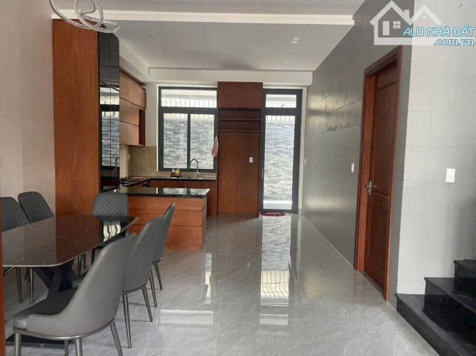 NHÀ MỚI XÂY – MẶT TIỀN TRẦN QUANG DIỆU, P. LONG TOÀN, TP. BÀ RỊA-7,2 Tỷ 8 x 24