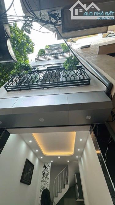 -  Bán nhà Quan Hoa, nội thất xịn sò, sát phố, 33m2, 7.5 tỷ.