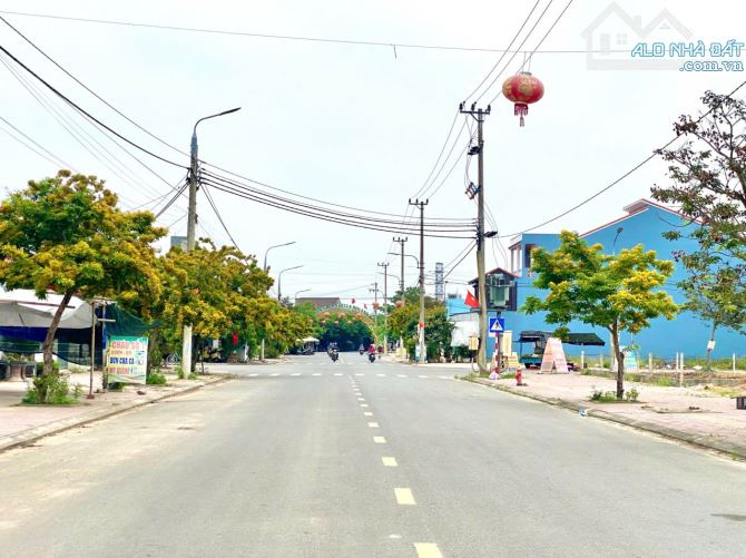💥 BÁN LÔ GÓC ĐƯỜNG 27M GẦN QUỐC LỘ 1A KINH DOANH TỐT