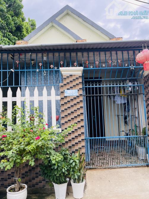 NHÀ NGUYỄN THUỴ , GẦN NGÃ 5 THU LỘ