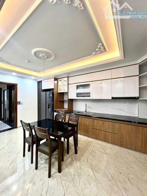 Bán nhà Hoàng Hoa Thám Ô tô đỗ cửa, Ngõ thông Kinh doanh DT 58m 15 tỷ