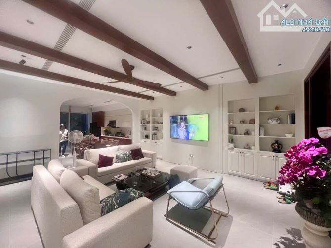 Bán biệt thự KĐT Việt Hưng 120m², mặt tiền và hậu 6m, thang máy, view thoáng 41 tỷ có TL.