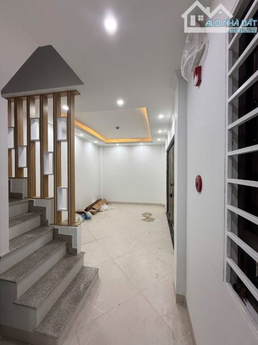 NHÀ MỚI LENG KENG – CÓ THANG MÁY – CÁCH MẶT PHỐ 60M – THIẾT KẾ HIỆN ĐẠI