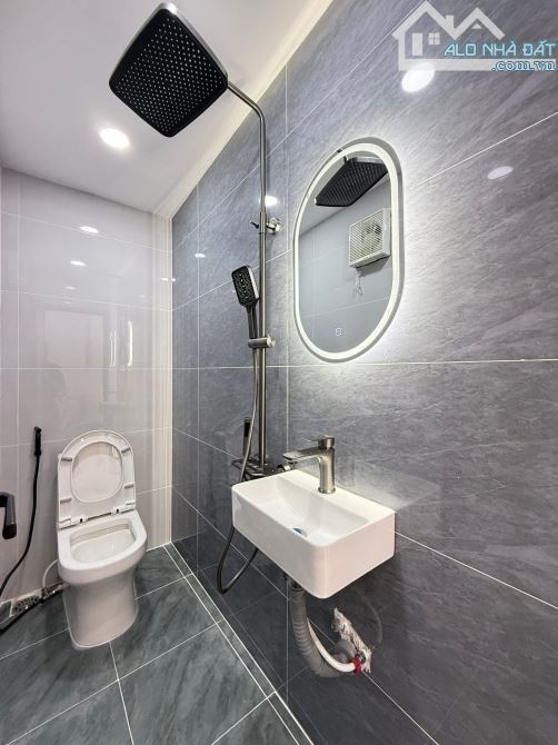 GIÁ TỐT KHU QUẬN 10 - HẠ GIÁ CÒN 5,76TỶ ĐƯỜNG TAM ĐẢO, NGAY KHU CƯ XÁ BẮC HẢI. SỔ CHUẨN - 11