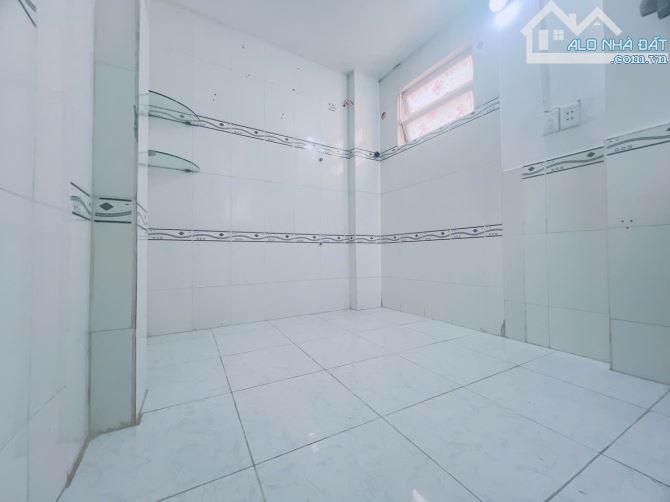 Cách 1 căn nhà ra mặt tiền xe hơi Q4  Ngang 3.5 dài 7 HƠN 2 TỶ - 11
