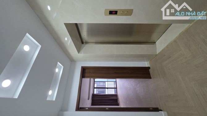 B.Á.N NHÀ  LAI XÁ, GARA , Ô TÔ TRÁNH, THOÁNG TRƯỚC SAU ,  THANG MÁY NHẬP  43M2, 10 TỶ 6 - 6