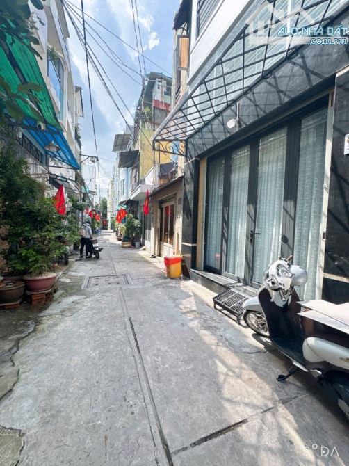 KHU TÂN SƠN NHÌ - HẺM XE HƠI TRẦN VĂN ƠN NHÀ 5 TẦNG 5PN MỚI ĐẸP GIÁ 6TỶ 380 TL - 1
