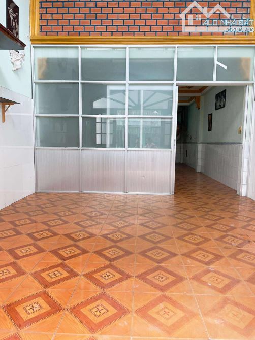 Nhà Lạc Long Quân_ P9, Tân Bình. DT 86m2 (4.3m x 20m). 2 tầng. Sổ A4. Giá 7.6 tỷ. - 1