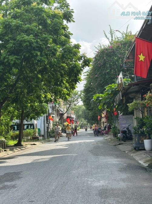 🌟 ĐÓN ĐẦU NHIỀU DỰ ÁN - 84M² FULL THỔ CƯ-Ô TÔ VÀO TẬN ĐẤT - NĂM GIỮA CẦU THĂNG LONG VÀ CẦ - 1