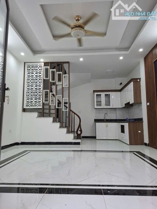Nhà đẹp Bát Khối- Phân Lô- Ô tô đỗ cửa- 3 bưới ô tô tránh xây mới ti h 15 ngày bàn giao - 1