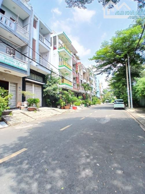 NHÀ BÁN ĐỐI DIỆN CÔNG VIÊN ĐƯỜNG SỐ 54 Q6 (8X17) CHỈ 21 TỶ - 1