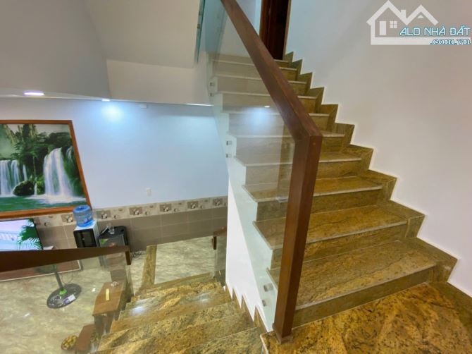 1Tỷ750 BÁN NHÀ 1 TRỆT 1 LẦU SỔ RIÊNG THỔ CƯ - 1