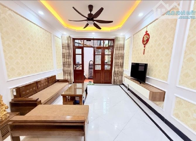 MỸ ĐÌNH NHÀ 45x5 TẦNG- FULL ĐỒ Ở NGAY- ĐƯỜNG RỘNG Ô TÔ GẦN - 1