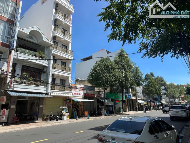 Bán nhà hẻm đường Hoàng Diệu cách biển 450m- Ngang 7,5m - 1