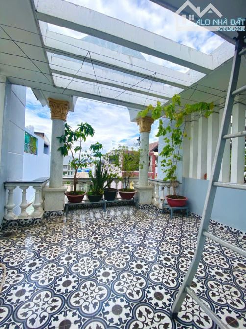Bán nhà hẻm xe hơi thông 1 sẹc đường số 1, P.13, 4,5 x 11, 4 tầng, 4PN giá 5.9 tỷ tl - 1