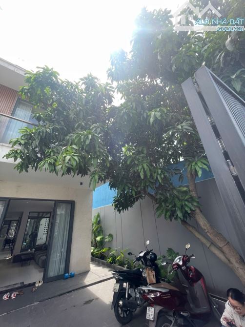 Villa Đà Lạt Ngay tại Q7 214m2 ngang gầ 8m nở hậu - 1