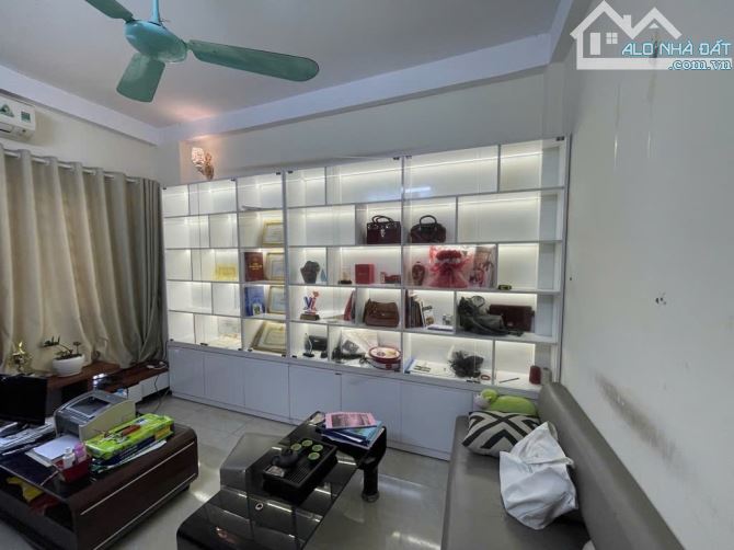 Bán nhà bát khối 43 m 4 tầng full nội thất nhà đẹp - 1